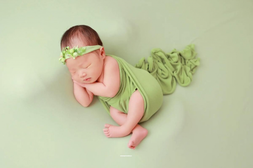 黄石宝宝边吃边拉正常吗